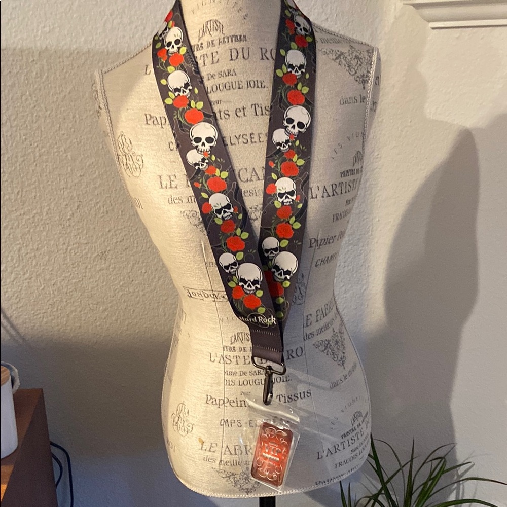 Hard Rock Cafe Skull Lanyard - Black and Red